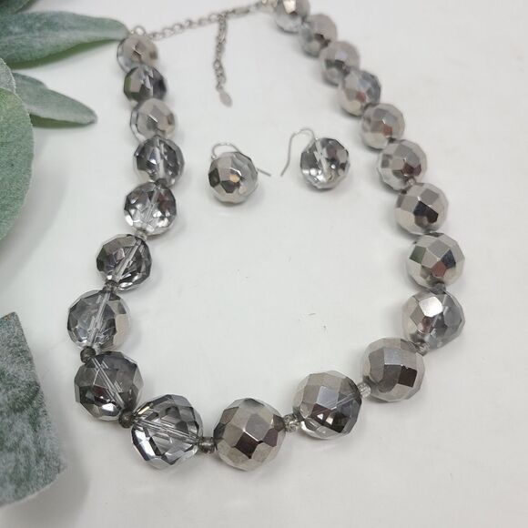 ESMOR Faceted Silver Gray Beaded Necklace Earring Set - Picture 3 of 7